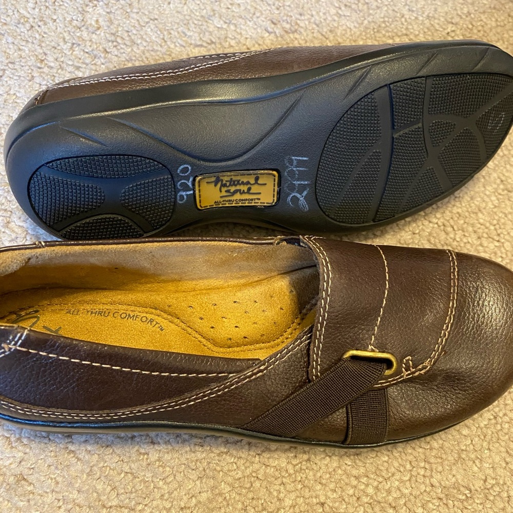 Natural soul shoes size 5 never wore